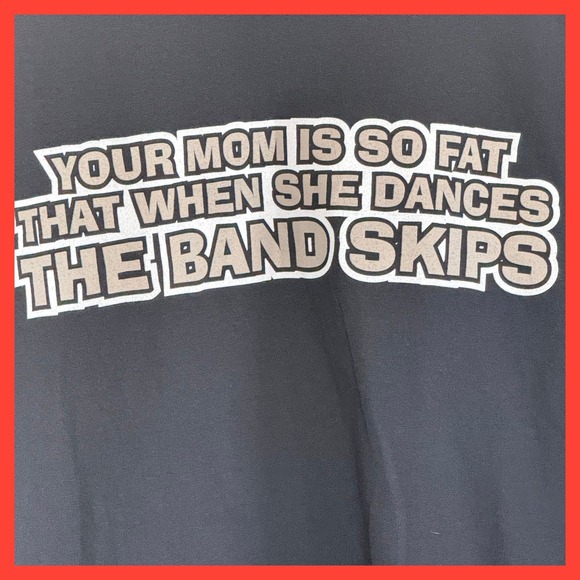 NWOT Gildan Ultra Cotton Your Mom Is So Fat Graphic T-Shirt Mens Large Black - Picture 3 of 5